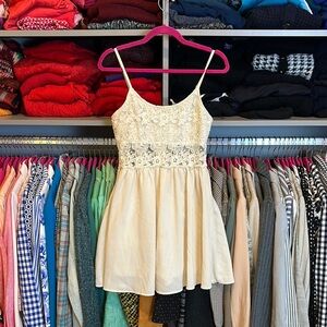 Just Me cream embroidered adjustable spaghetti strap lined mini dress size M
